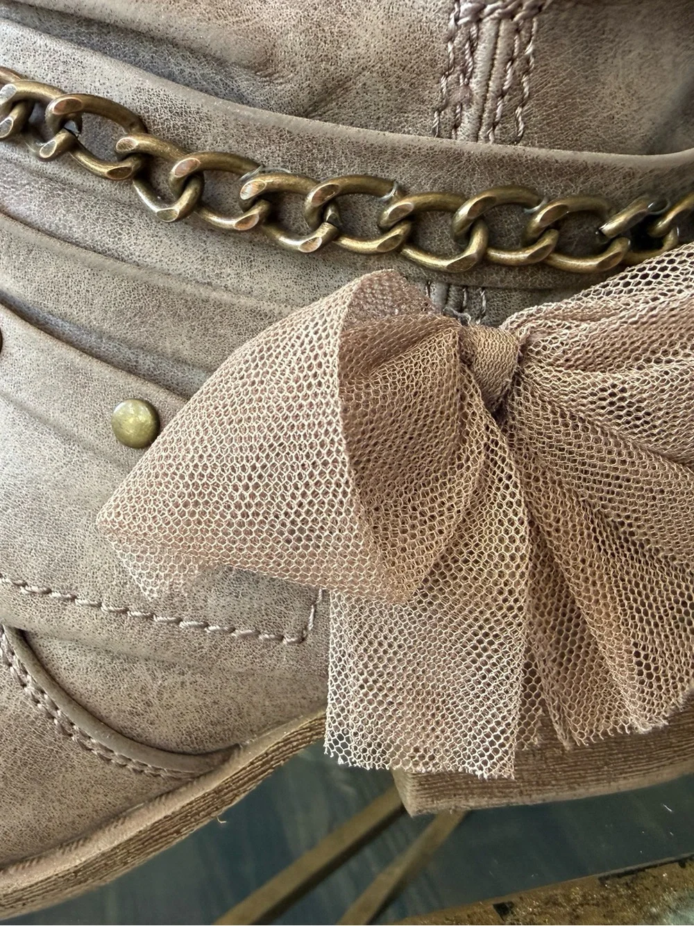 Jelly Pop Girls Taupe Zip Up Booties With Chain and Bow. Size 1